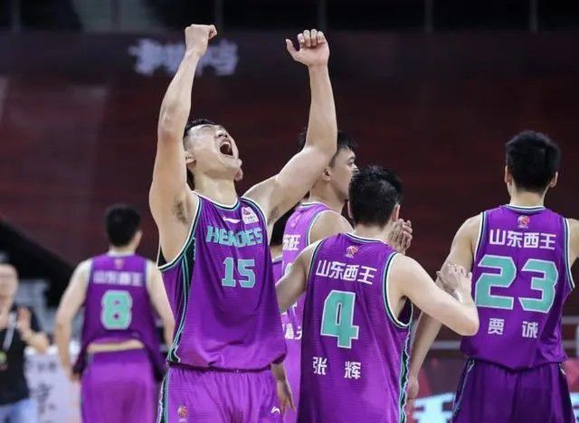 圆滚滚的扔子高清视频播放
